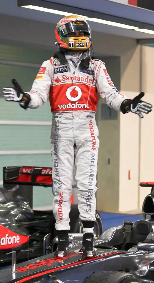 Hamilton e Alonso raccolgono  le briciole di Vettel