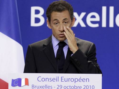 Sarkozy si fa perdonare le gaffe con le letterine