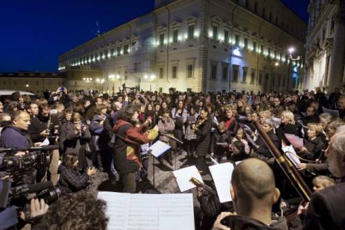 A manifestare contro il Cav c'erano pure dei deputati?