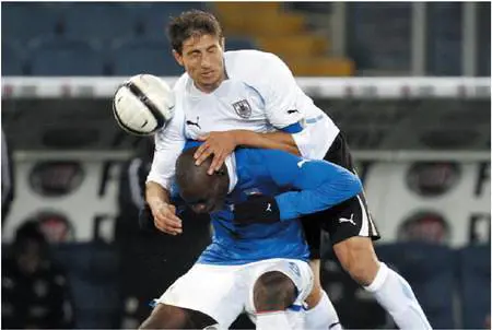 Balotelli non basta L'Uruguay rovina la festa