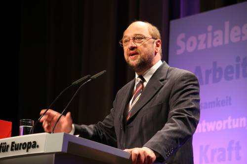 Schulz attacca ancora: "Il Cav ha già messo l'Italia nei guai"