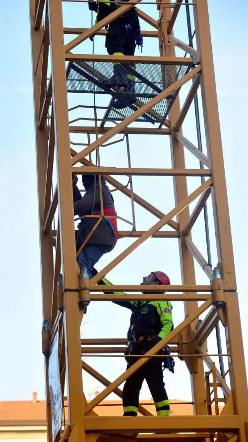 Aler, il Comune tenta la sanatoria bipartisan: «Dobbiamo trovare alloggio a 1.230 abusivi»