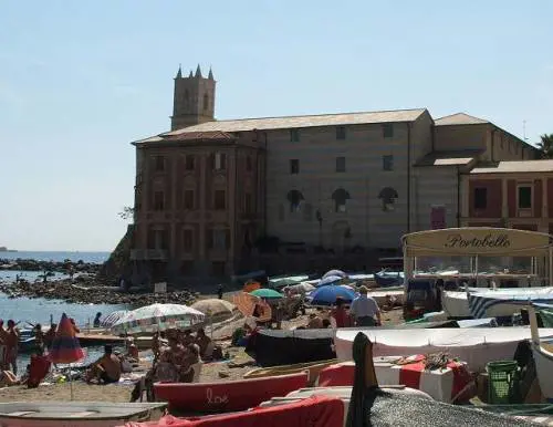 Lidea della Regione: vacanze in convento