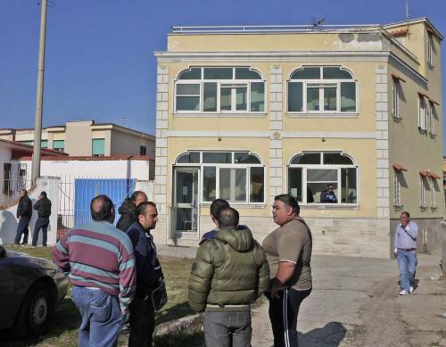 Massacrata a martellate  È caccia ai rapinatori