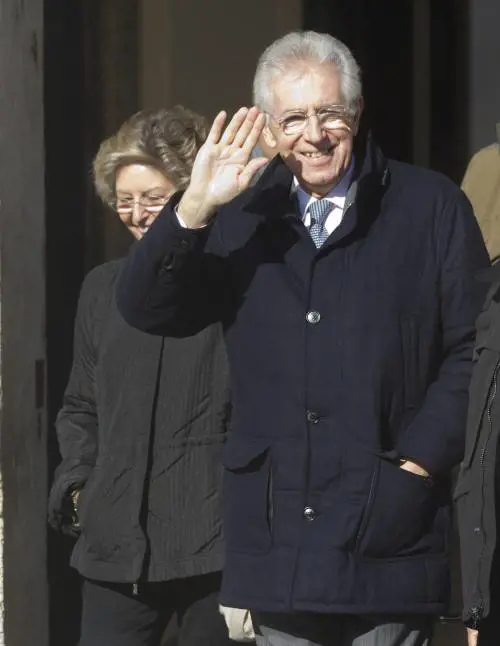 Il governo Monti?  Sobrio ma affamato Rissa per le poltrone