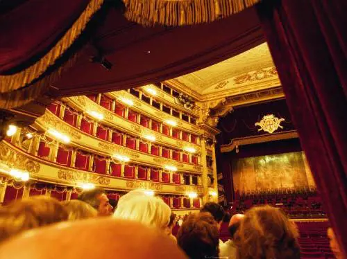 Scala, una boccata dossigeno: più soldi da istituzioni e privati