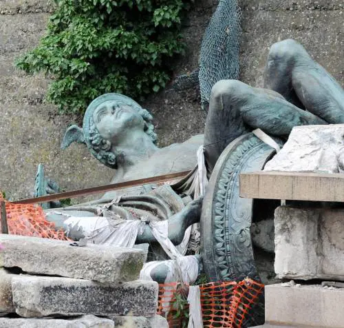 I soldi delle buche per «salvare» il Duca