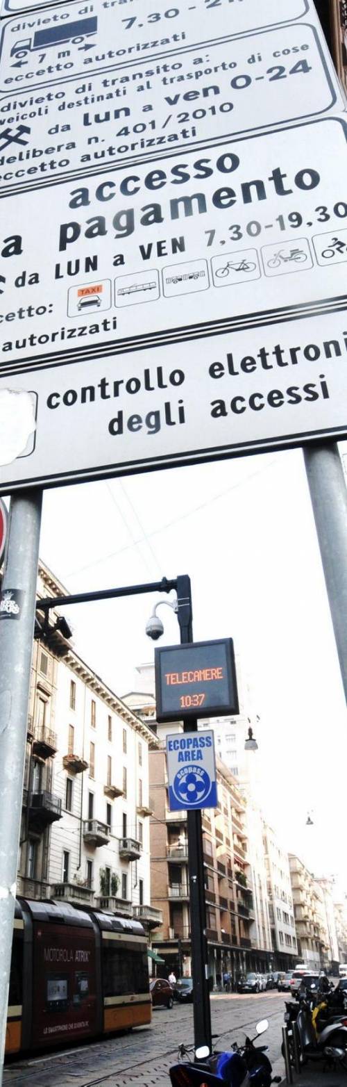 Da lunedì stop a tutte le auto, Milano si ferma per tre giorni