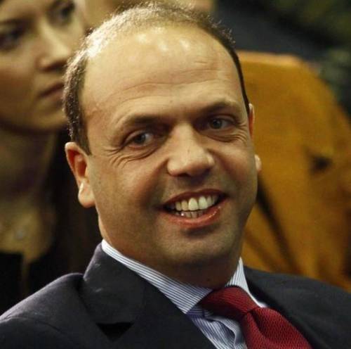 Silvio ricuce con Bossi Alfano da Monti per l’ok
