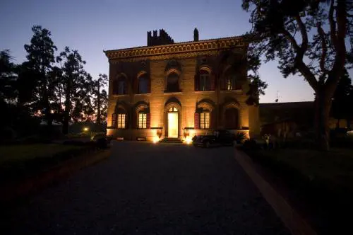 Il castello di Lajone, tra arte e mistero