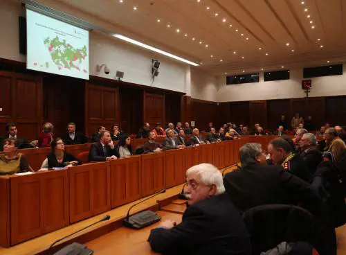 La Regione: "Misure inutili". E il sindaco spera nella pioggia