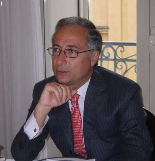 Conflitto d’interessi? Basta con le ipocrisie: lo è la vita di tutti