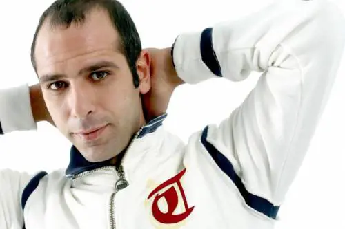 Ci vuole un coraggio da Zalone (Checco) per ridere di Misseri