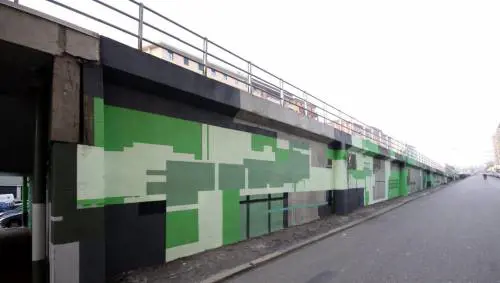 Il cavalcavia di piazzale Corvetto si è rifatto il look
