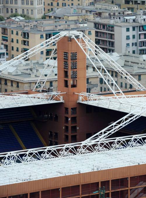 E la sindaco usa l’alluvione per attaccare ancora lo stadio