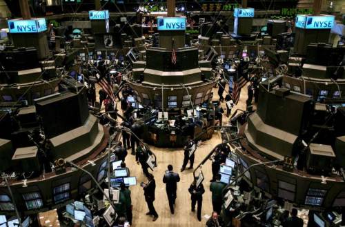 Le borse Ue accelerano Spread cala a 429 punti