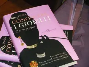 I gioielli: la loro storia, come portarli Un libro di Patrizia di Carrobio