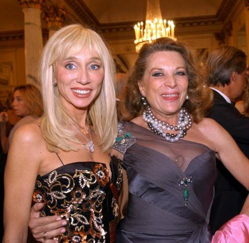 Un’altra Prima nel foyer a colpi di parure