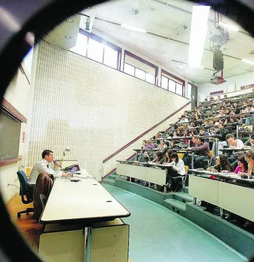Meno precari e basta sprechi: la scuola ha passato l’esame