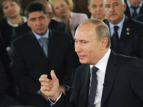 Putin contesta gli Usa: "Fomentano le proteste" Indagine sui brogli