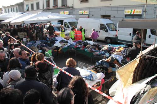 Ore di paura a Firenze: italiano uccide 2 senegalesi e poi si toglie la vita