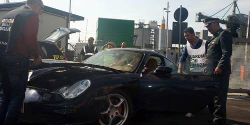 Automobili di lusso,  il "bancomat" del fisco Gasolio caro come oro