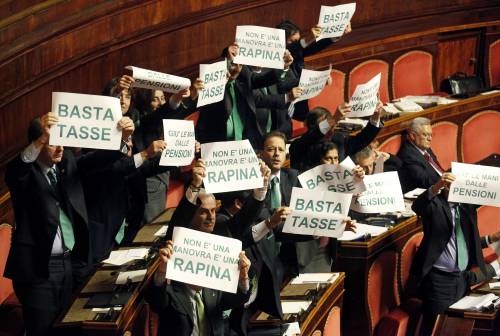 Monti parla al Senato, ma la Lega lo contesta Lui apre alla Tobin Tax