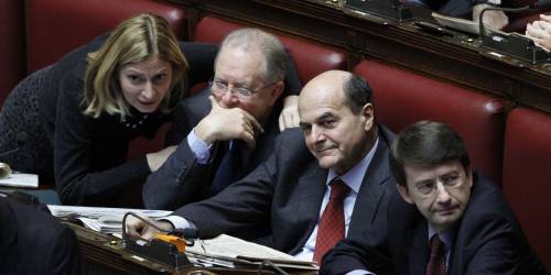 I democrat si turano il naso: ora con Monti, poi c’è il voto