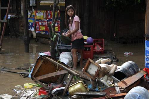 Tragedia nelle Filippine Le inondazioni causano almeno 440 vittime
