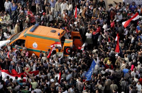 Piazza Tahrir, ancora scontri Quattro morti, un dodicenne