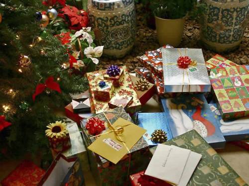 Natale 2011 al risparmio?  15 regali che fan bene al cuore
