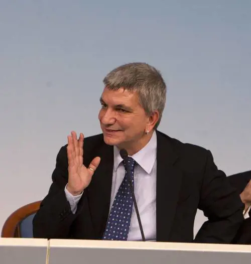 Così spartivano i posti: "Le mani sulla sanità  di Vendola e Tedesco"