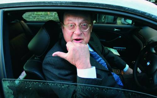Scoperto il bluff Mills scagiona il Cav: "Non mi ha pagato"