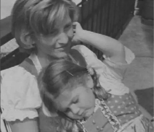 «Nel ’70 avemmo una figlia Potresti farti vivo? Grazie»