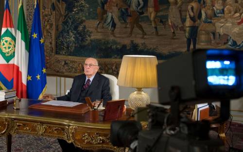 Napolitano benedice  la stangata di Monti: "I sacrifici non sono inutili"
