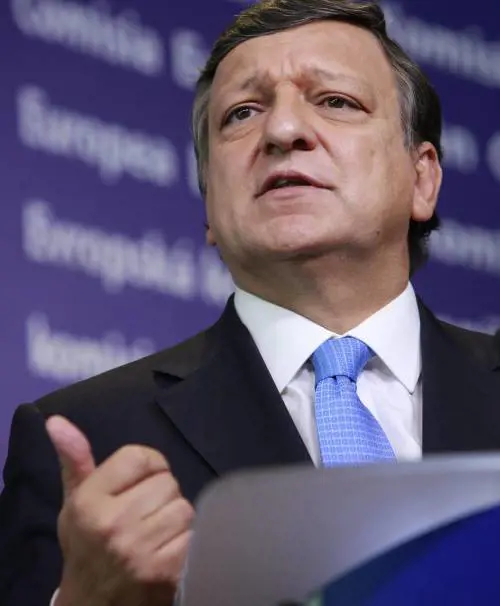 La Ue striglia Parigi e Berlino: rivedete le stime di crescita