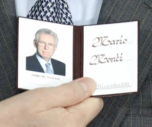 Tra i giornalisti è rivolta per Monti collega dufficio