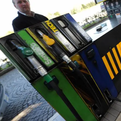 Linflazione 2011 al 2,8% Vola il prezzo della benzina