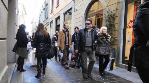 Liberalizzazione orari negozi "La Lombardia punta sui distretti del commercio"
