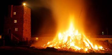 Sardegna, il "rito" dei falò di Sant'Antonio