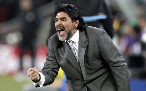 Maradona scatenato attacca Leonardo: un mercante di petrolio