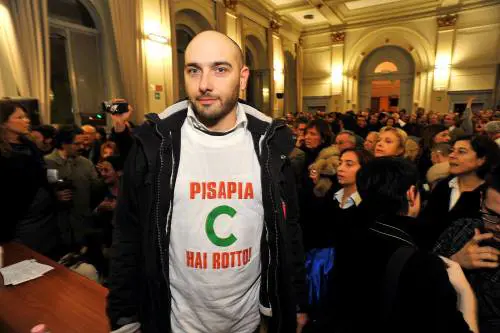 Esplode la rabbia della gente  A Milano è caos all’assemblea  per spiegare il superEcopass