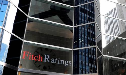 Fitch torna a minacciare: "Il rating italiano è a rischio" Bocciata la manovra Monti?