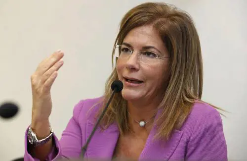 Il dossier di Emma: "L'articolo 18 è solo un'anomalia italiana"