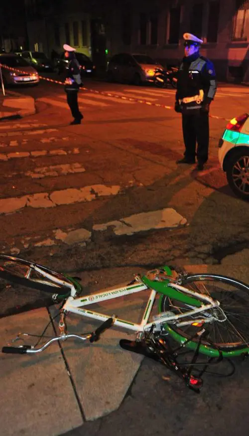 È caccia all’uomo del Suv Gli amici del vigile ucciso: «Prenderemo noi il killer»