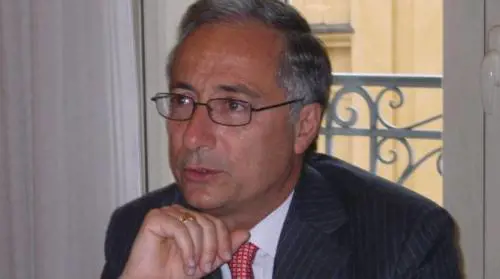 Patroni Griffi fa l’indignato  e smentisce se stesso:  "Non intendo dimettermi"