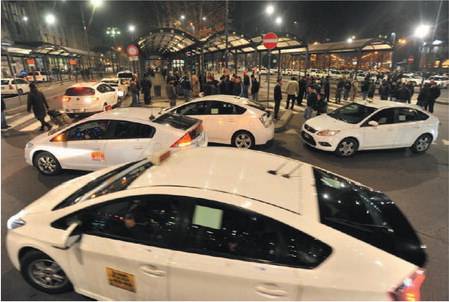 Sciopero dei taxi in stazione e a Linate