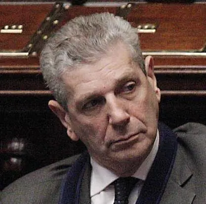 Quando il ministro Di Paola sponsorizzava un aereo inutile