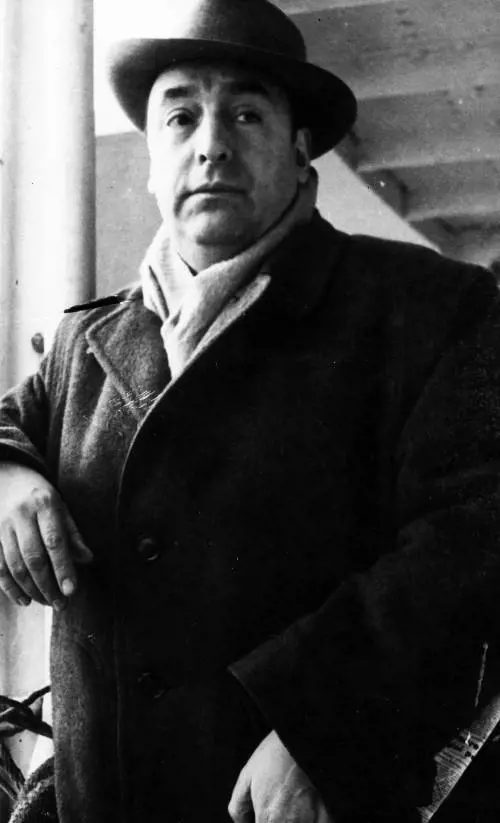 Neruda e Rosales, la poesia mette d’accordo rossi e neri
