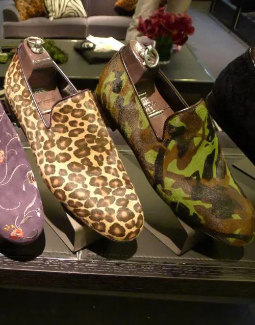 Ecco il maschio con gli stivali (ma non solo)